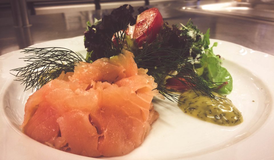 Zum_Roten_Ross_Kartoffelpuffer_Mit_Lachs